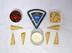 Ingredientes-Cucurucho de crema de Danablu con almendras y frambuesas