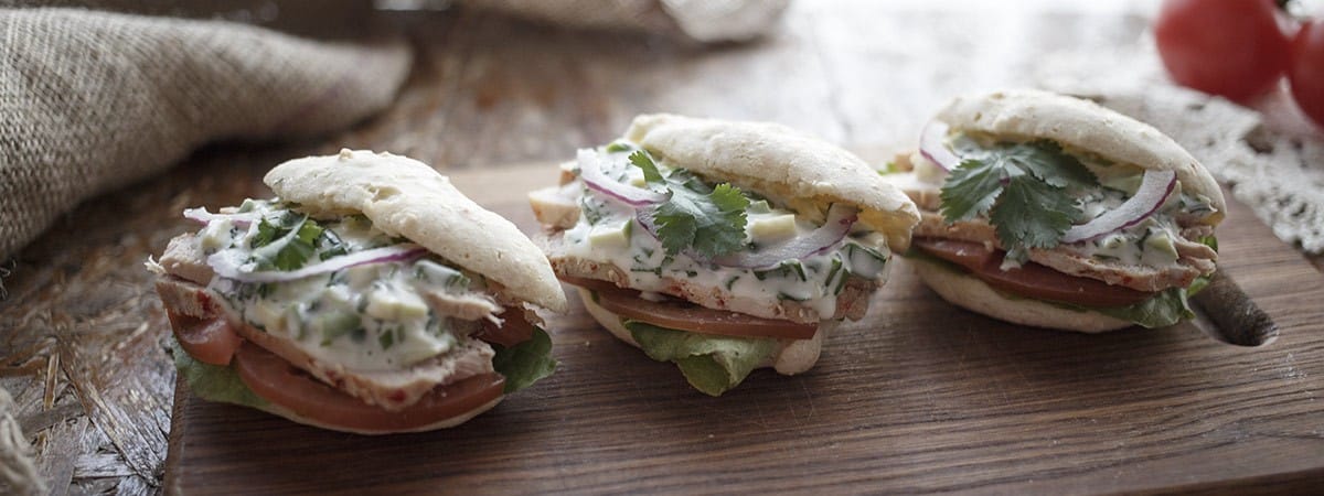 Hamburguesa de pollo pan de pita