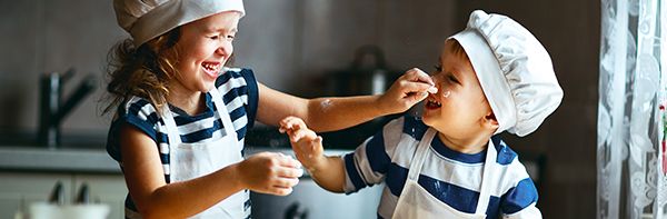 niños cocinando