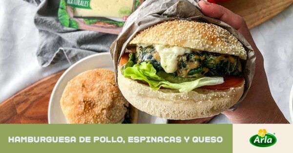 Hamburguesa de pollo, espinacas y queso