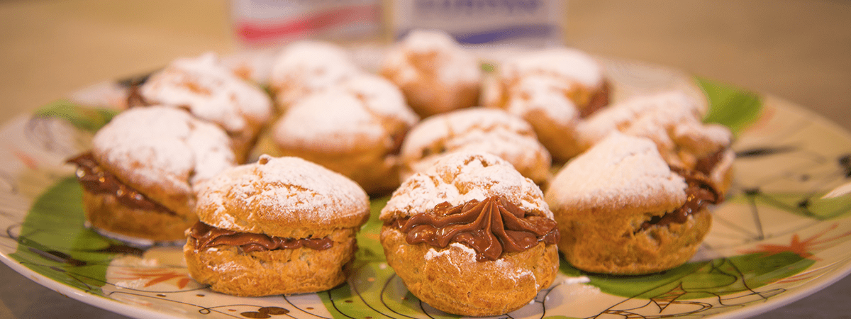 Profiteroles con chocolate