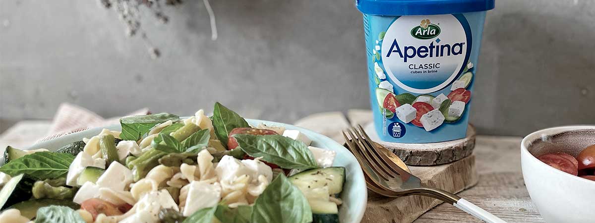 Fusilli con espárragos trigueros, calabacín y Arla Apetina