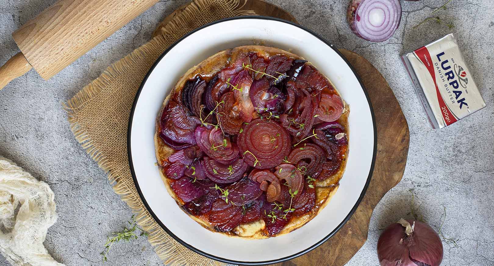 Tarta tatin de cebolla