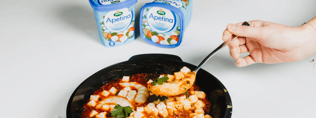 Saganaki de langostinos con Arla Apetina