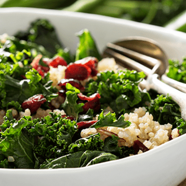 Ensalada de kale y aguacate